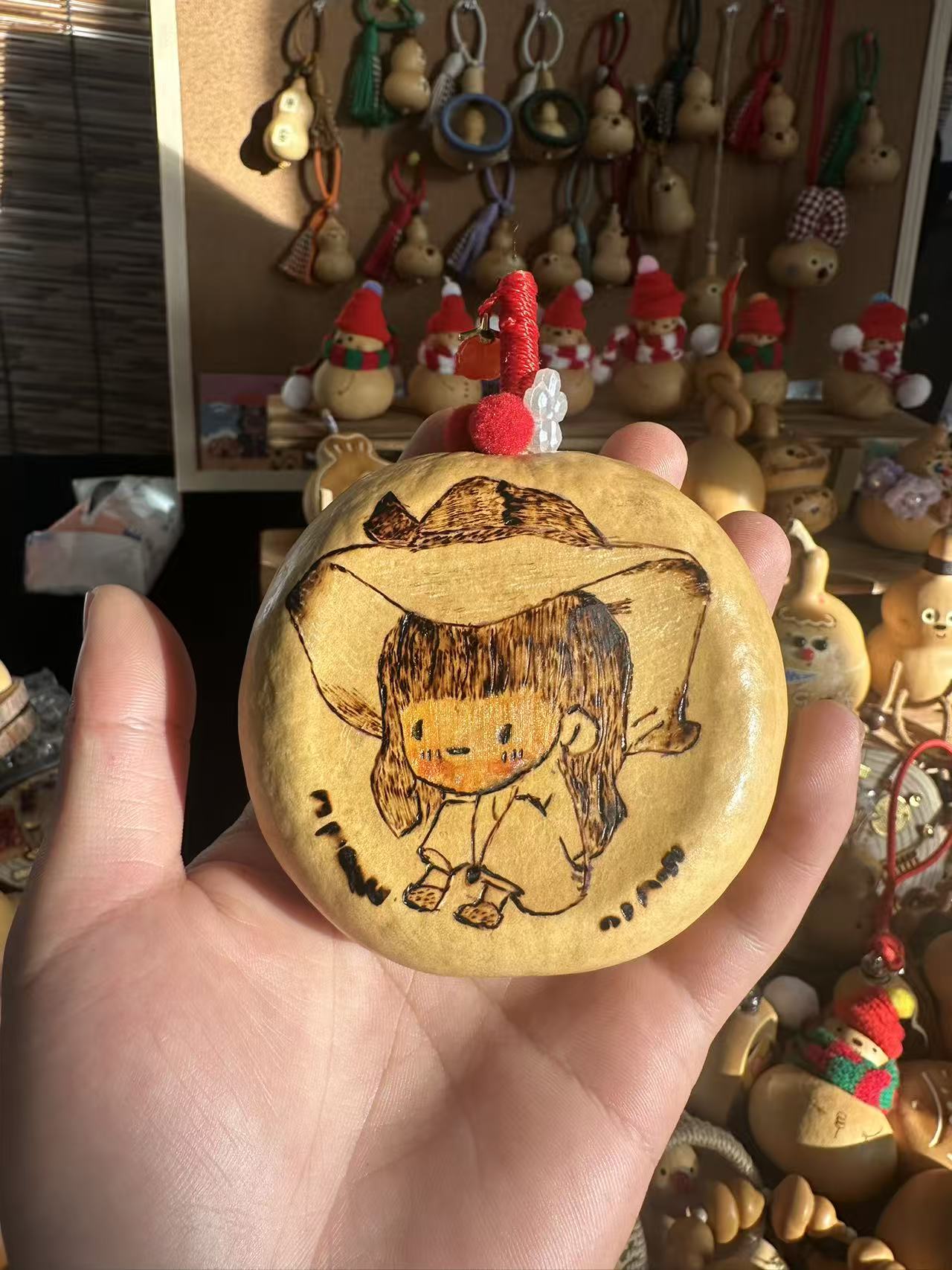 Flattened apples are handmade and branded with auspicious meanings.