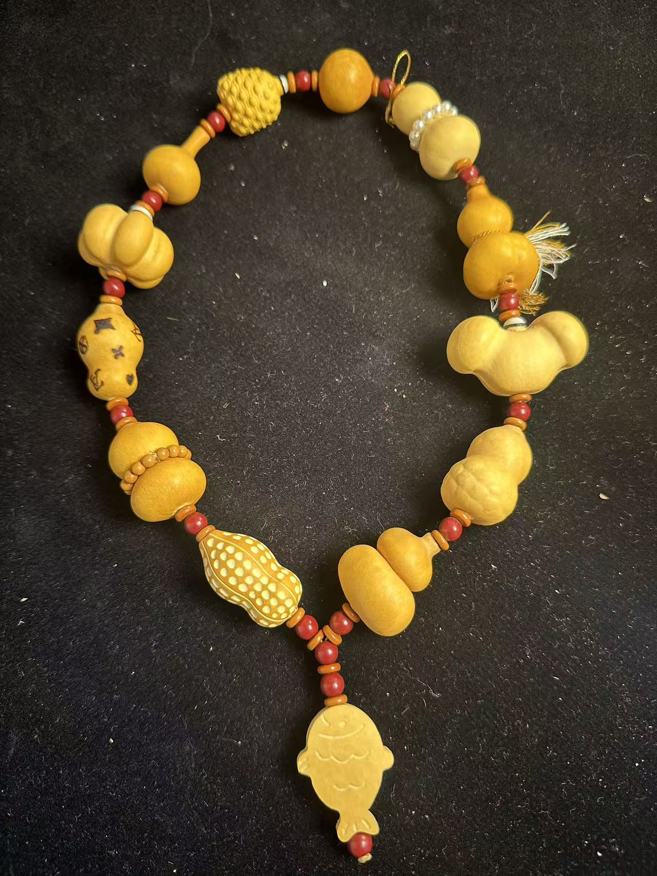 Handmade gourd bracelets and car pendants